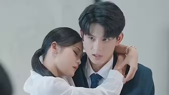 重生后，虐文霸總拿了寵妻劇本(全集)